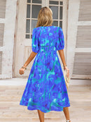 Robe à manches courtes et surplis imprimé froncé