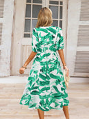Robe à manches courtes et surplis imprimé froncé