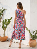 Vestido midi de un hombro con estampado de volantes