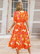 Robe à manches courtes et surplis imprimé froncé