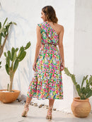Vestido midi de un hombro con estampado de volantes