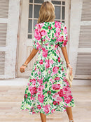 Robe à manches courtes et surplis imprimé froncé