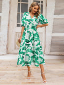Robe à manches courtes et surplis imprimé froncé