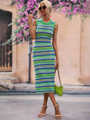 Robe mi-longue rayée à col rond et sans manches