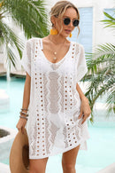 Robe cache-maillot ajourée à manches dolman et décolleté plongeant