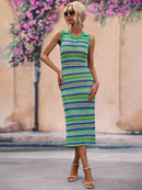 Robe mi-longue rayée à col rond et sans manches