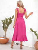 Robe mi-longue à bretelles nouées et encolure carrée