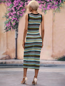 Robe mi-longue rayée à col rond et sans manches