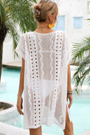 Robe cache-maillot ajourée à manches dolman et décolleté plongeant