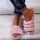 Pantoufles antidérapantes en fourrure pour femmes avec détails en strass