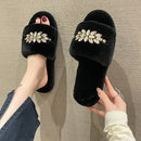 Pantuflas peludas para mujer con detalle de flores de cristal