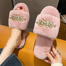 Pantuflas peludas para mujer con detalle de flores de cristal