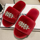 Pantuflas peludas para mujer con detalle de flores de cristal