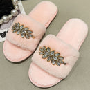 Pantuflas peludas para mujer con detalle de flores de cristal