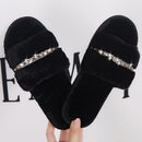Pantuflas peludas informales para mujer con detalle de pedrería