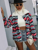 Chaqueta con cuello y cremallera geométrica