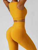 Camiseta sin mangas activa recortada con cuello cuadrado acanalado Basic Bae