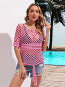 Cache-maillot à manches courtes et col rond découpé