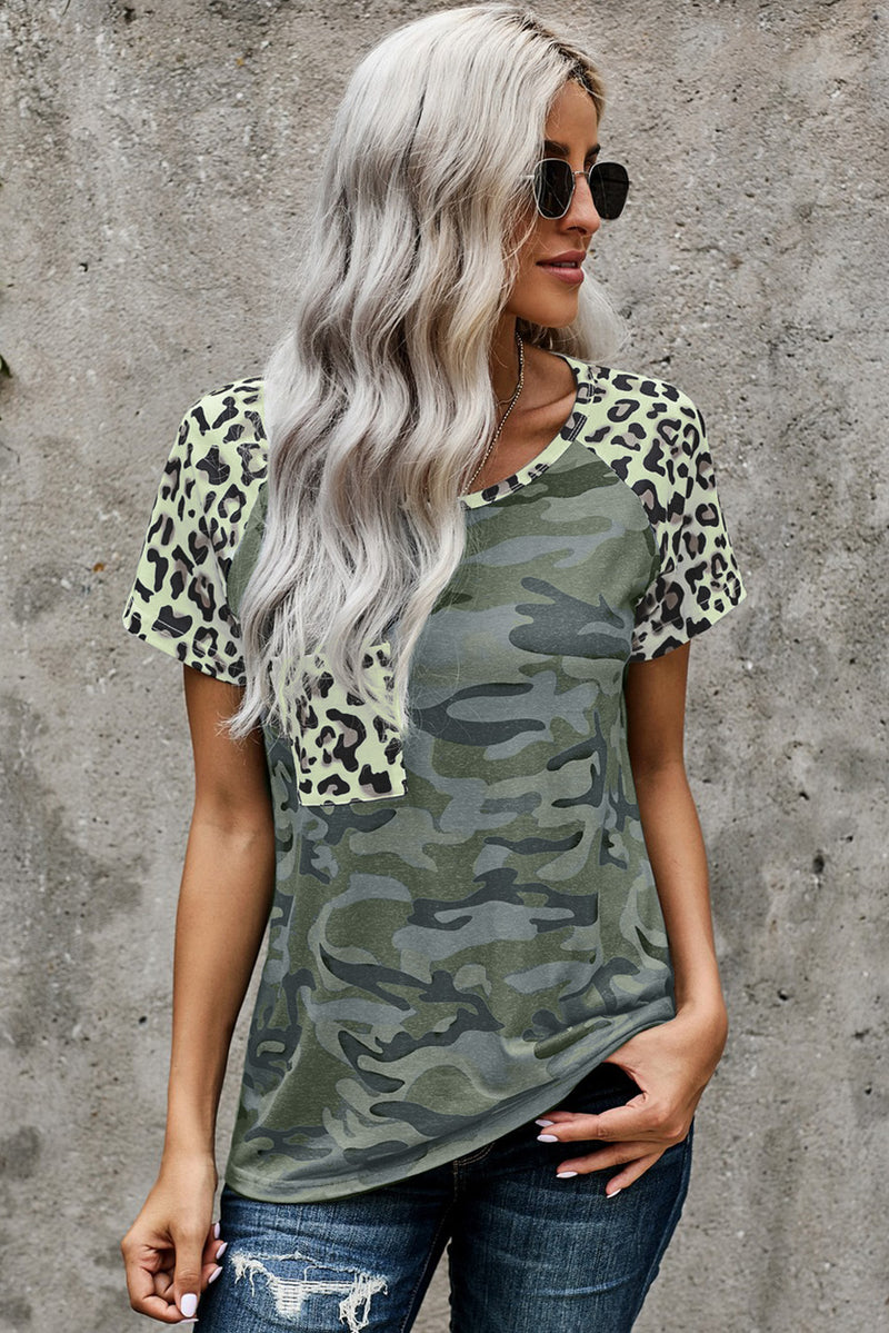 T-shirt camouflage à poche léopard