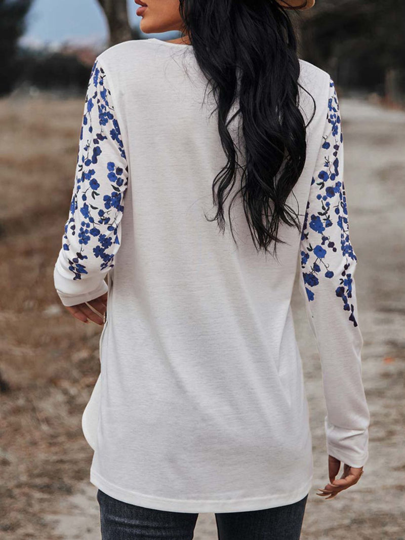 Camiseta con botones y manga larga con cuello en V y estampado floral