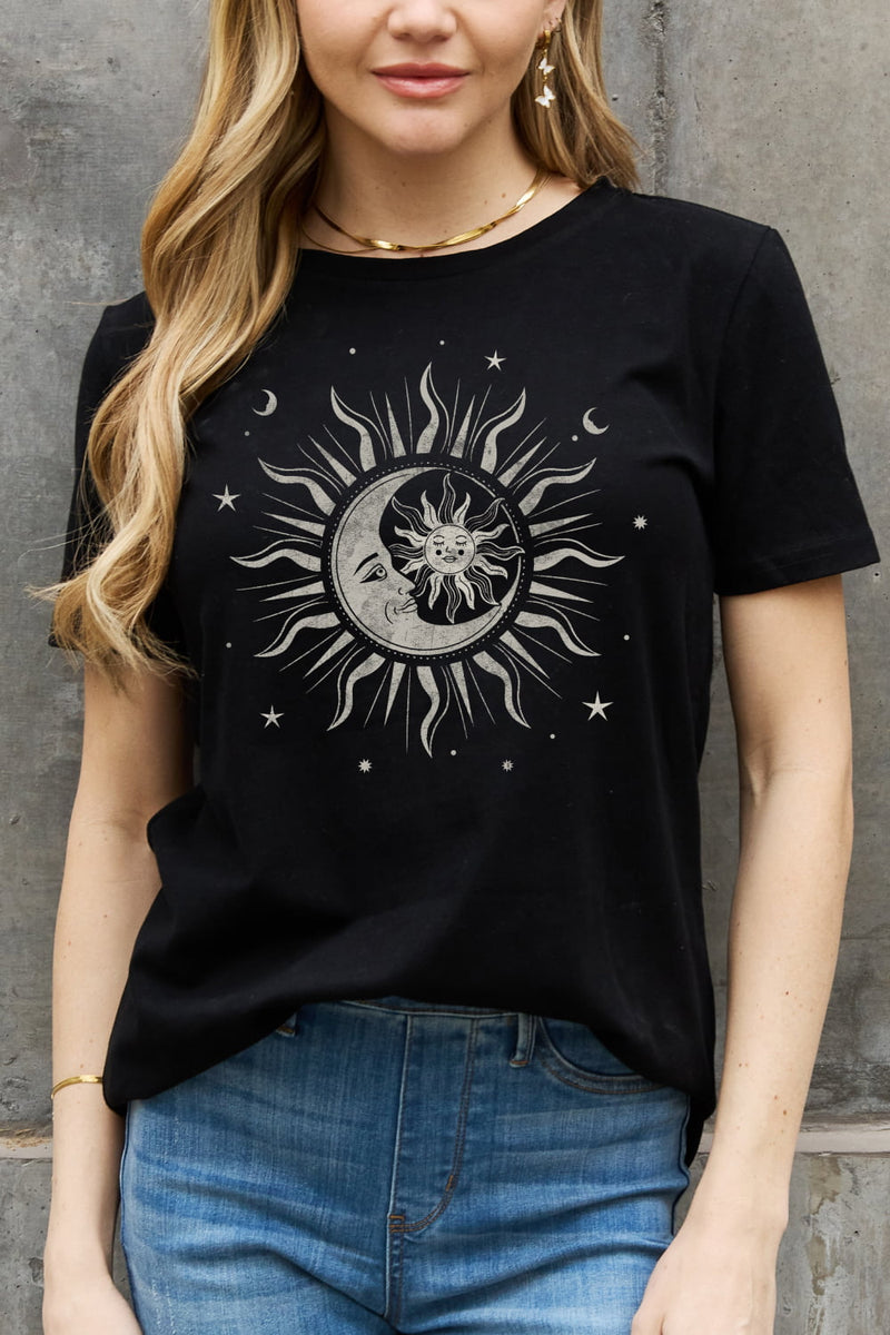 Camiseta de algodón con estampado de sol, luna y estrella de tamaño completo de Simply Love