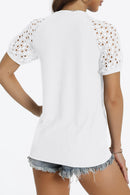 T-shirt à manches courtes et col en V