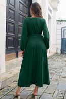 Robe maxi plissée à manches longues et surplis