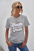 FAITH OVER FEAR T-shirt graphique à col rond