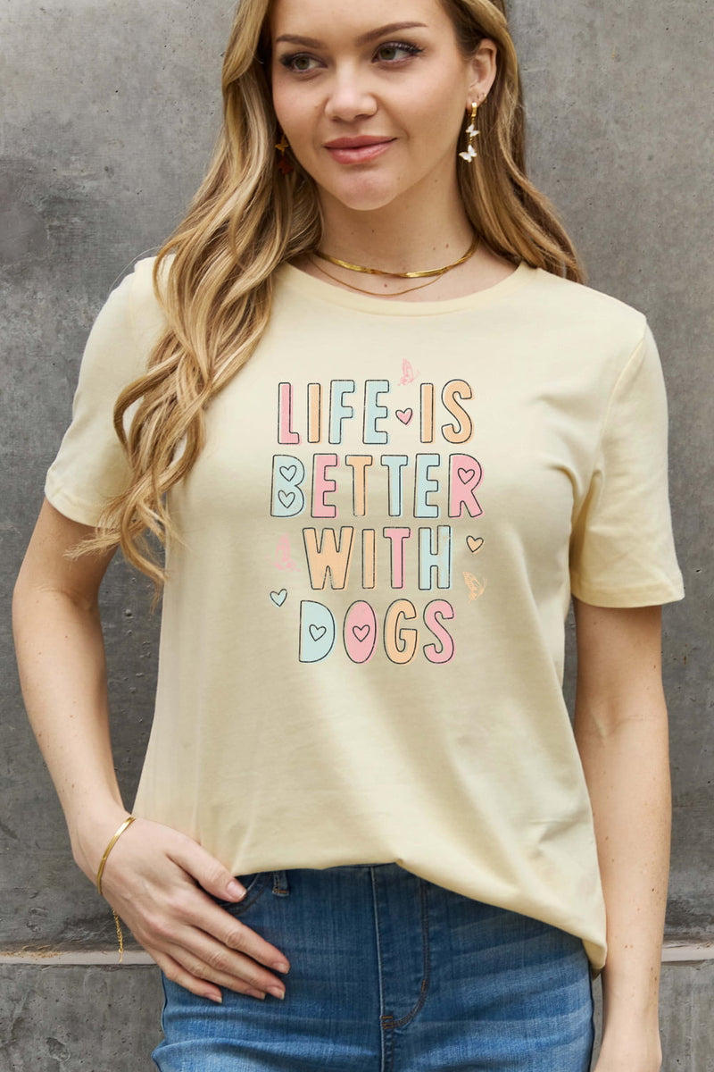 Camiseta de algodón con estampado de perros "La vida es mejor con perros" de tamaño completo de Simply Love