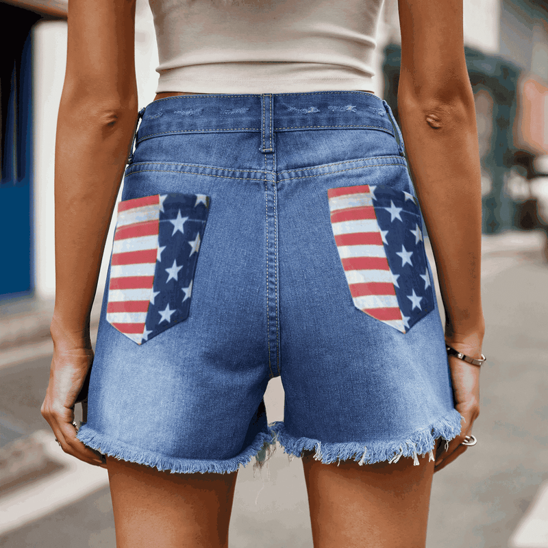 Shorts de mezclilla desgastados con bandera de EE. UU.