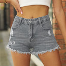 Short en denim usé à ourlet brut
