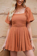 Barboteuse plissée à col carré avec poches