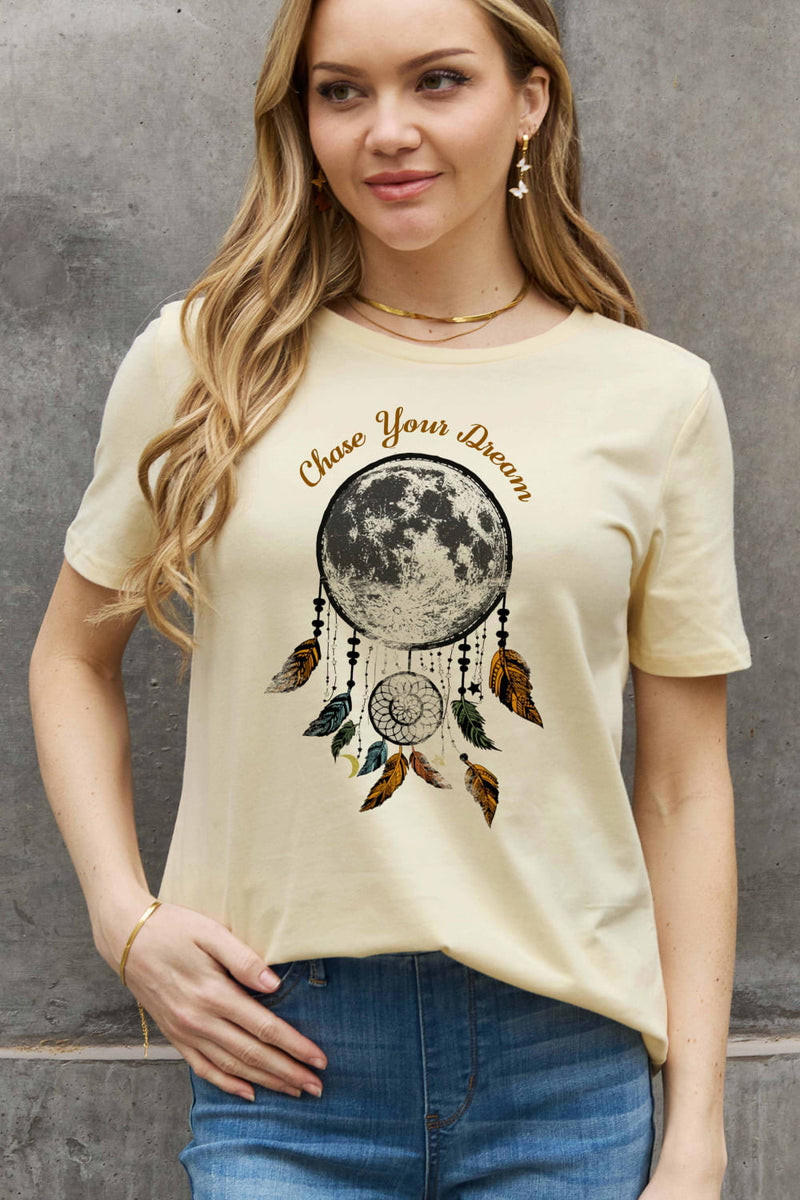 Camiseta de algodón con gráfico CHASE YOUR DREAM de tamaño completo de Simply Love