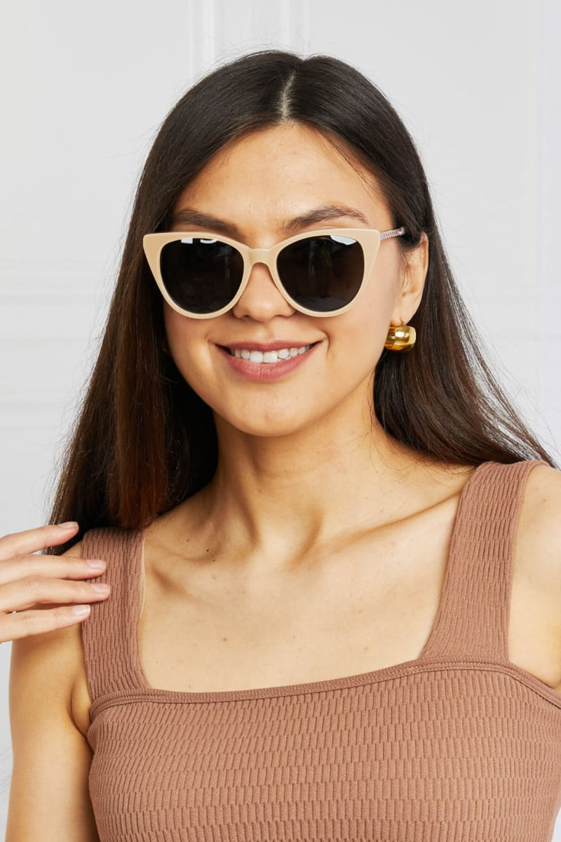 Gafas de sol con montura de acetato estilo ojo de gato
