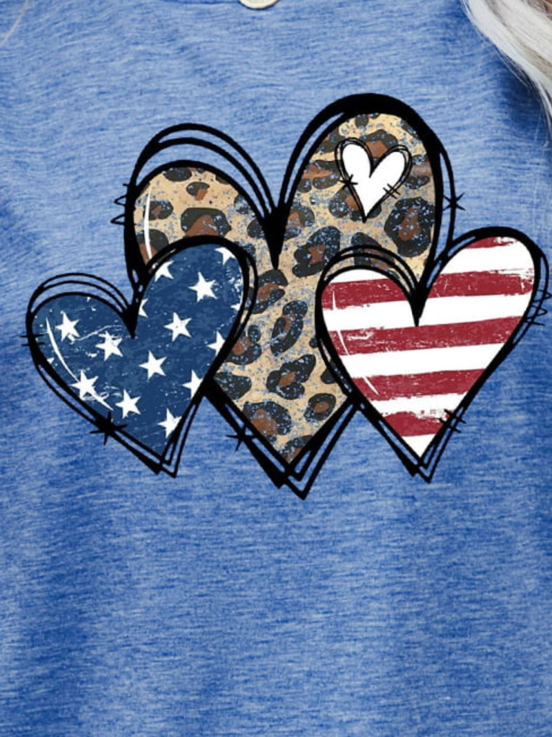 T-shirt graphique en forme de cœur et de léopard, drapeau américain