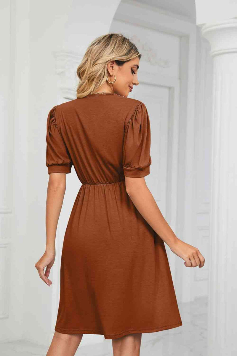 Contrast V-Neck Puff Sleeve Pocket Dress