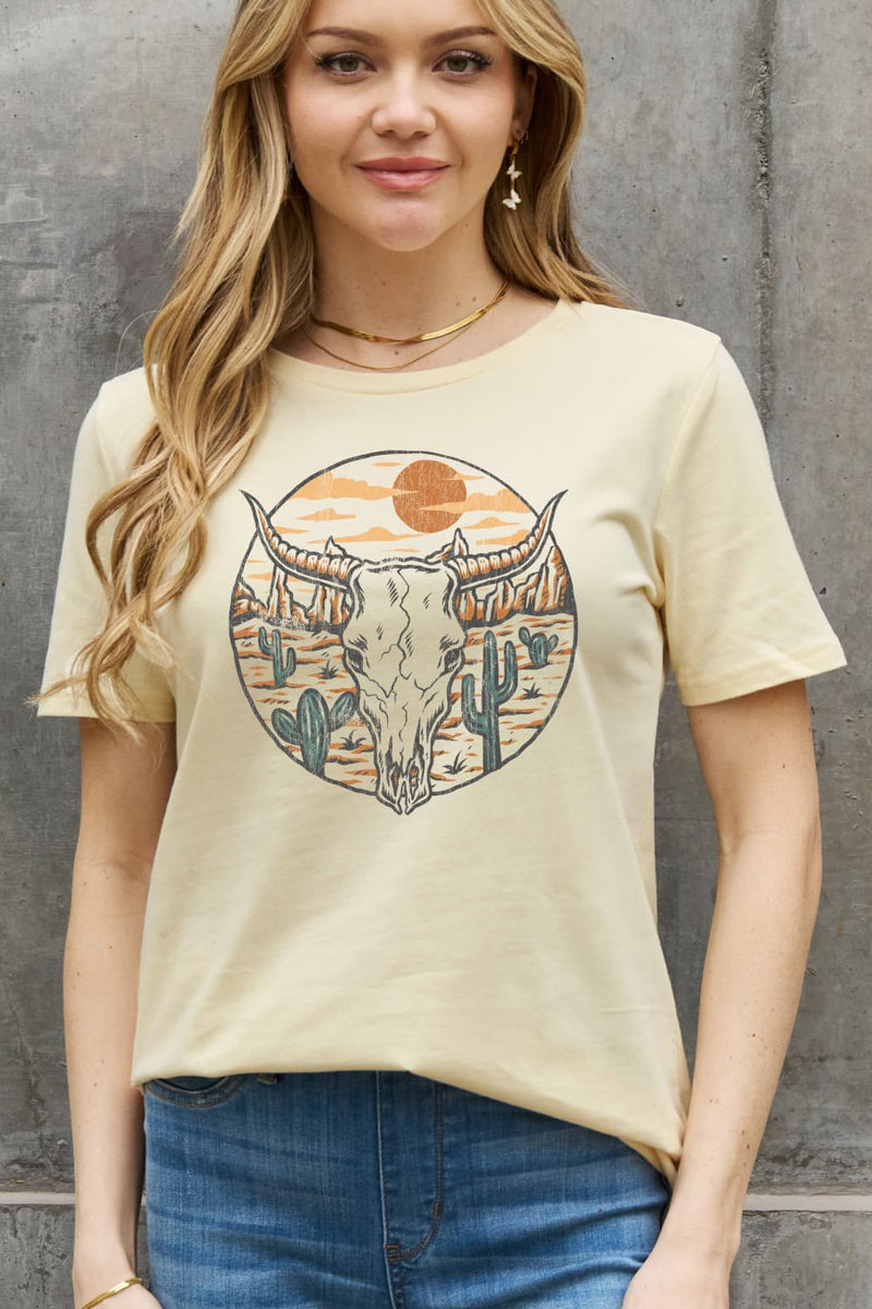 Camiseta de algodón con estampado de cactus y toro de tamaño completo de Simply Love