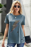 Camiseta desgastada con labios de leopardo