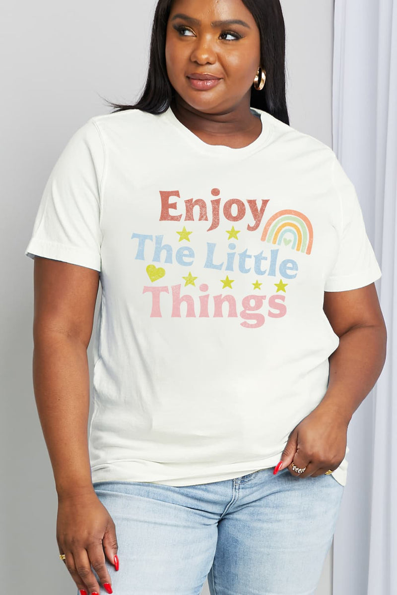 Camiseta de algodón con estampado DISFRUTA DE LAS COSAS LITTLE THINGS de tamaño completo de Simply Love