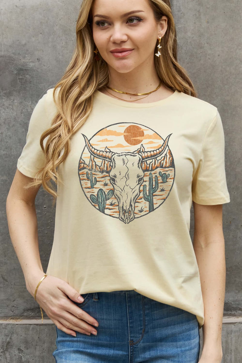 Camiseta de algodón con estampado de cactus y toro de tamaño completo de Simply Love