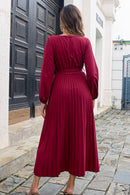 Robe maxi plissée à manches longues et surplis