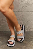 Sandale à bride arrière en strass Qupid Shine On Platform